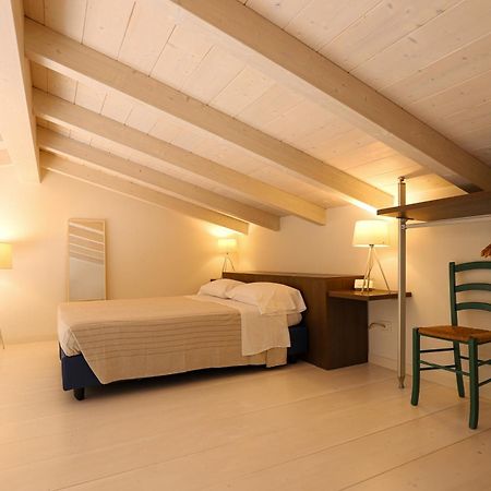 Le Querce Apartments Ronchi  エクステリア 写真